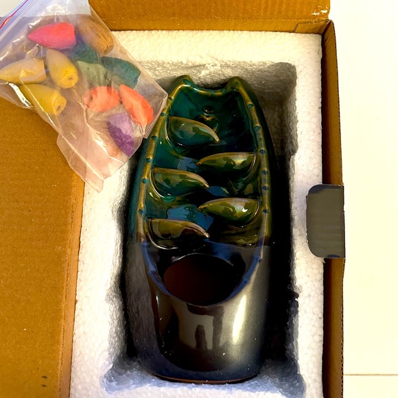 Price drop ⬇️ INCENSE WATERFALL, brand new and so pretty to watch! - Picture 5 of 5